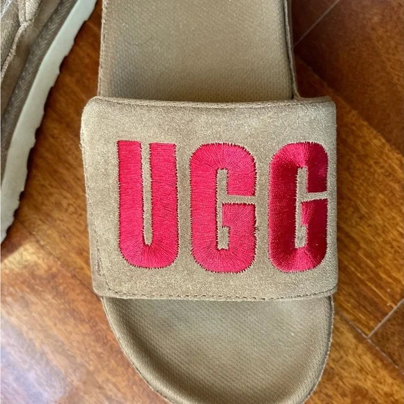 NEW UGG Slides Slippers Women’s LATON Tan / RedSuede slide Shoes Size 7 NWOT